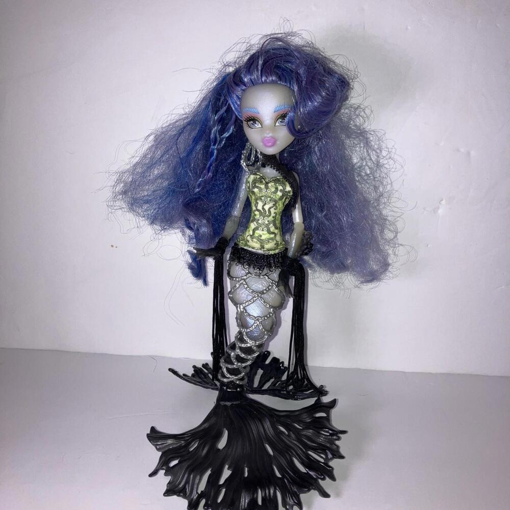 Monster High Doll Freaky Fusion Hybrids Sirena Von Boo 2014 Clothes Earrings - Picture 2 of 5